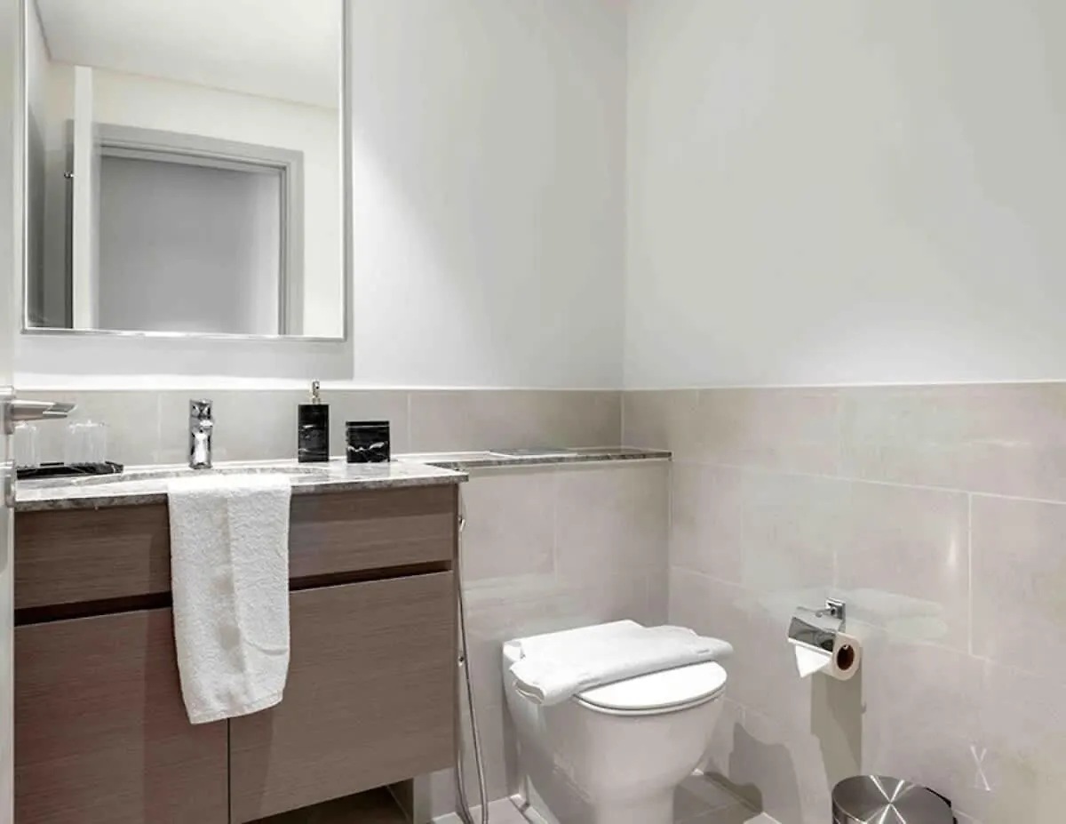Luxurious 4Br, Burj Khalifa & Full Fountain View, Downtown Dubai Apartment