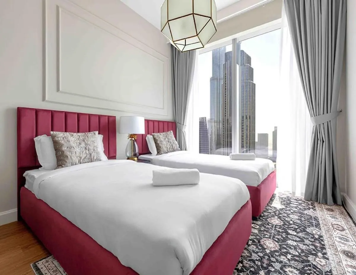Luxurious 4Br, Burj Khalifa & Full Fountain View, Downtown Dubai Apartment