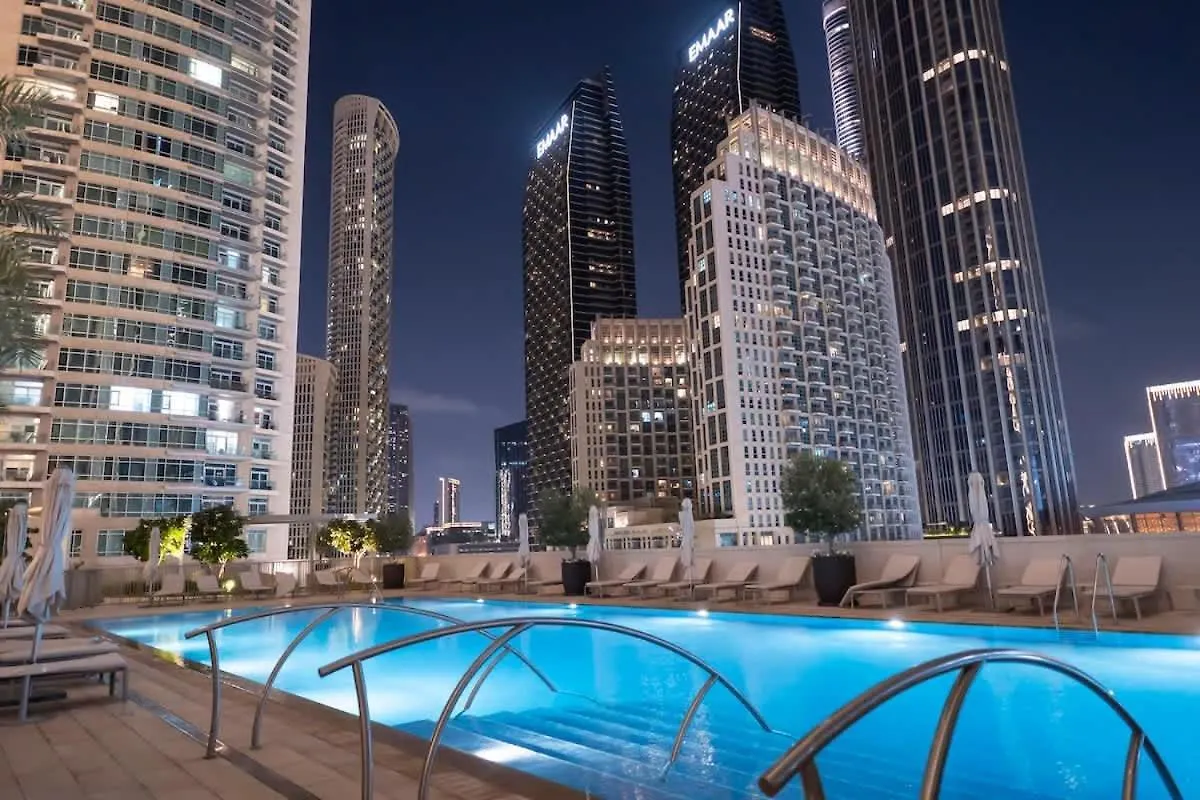 Luxurious 4Br, Burj Khalifa & Full Fountain View, Downtown Dubai Apartment