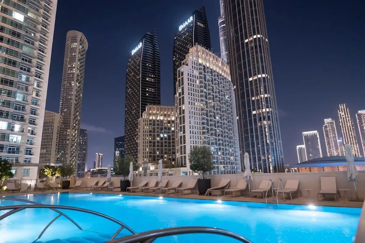 Luxurious 4Br, Burj Khalifa & Full Fountain View, Downtown Dubai Apartment
